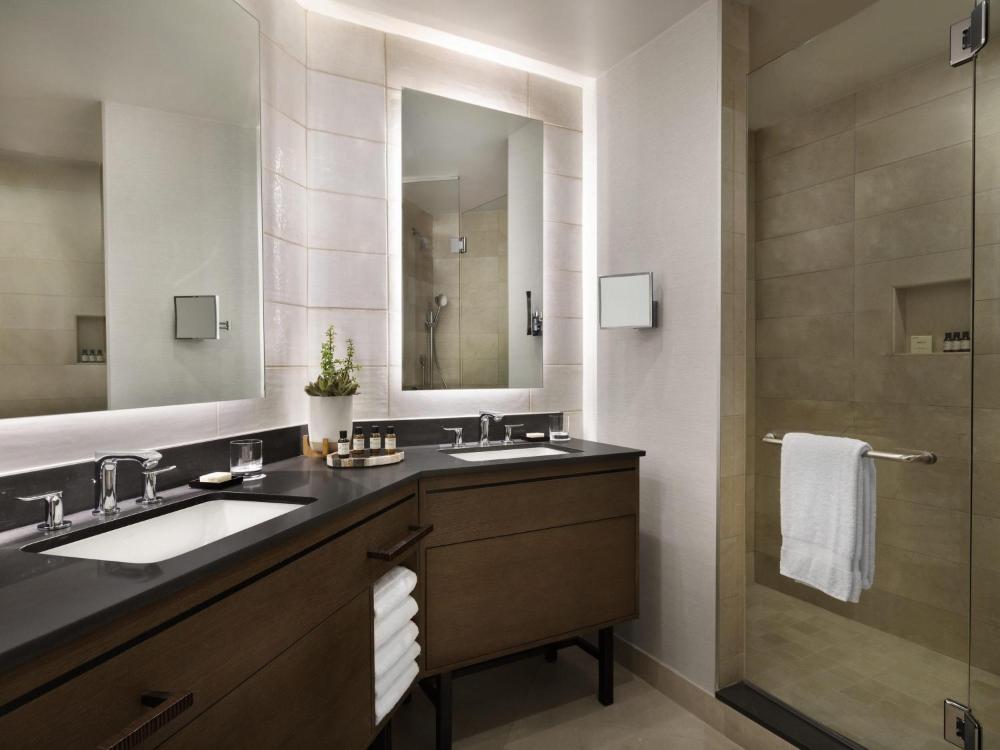 Cholla One-Bedroom King Suite with Sofa Bed and Patio or Balcony interior